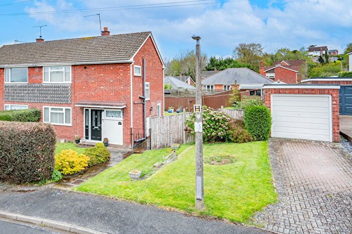 3 Bedroom Semi Detached House For Sale In Broadlands Drive, Malvern, Worcestershire, WR14