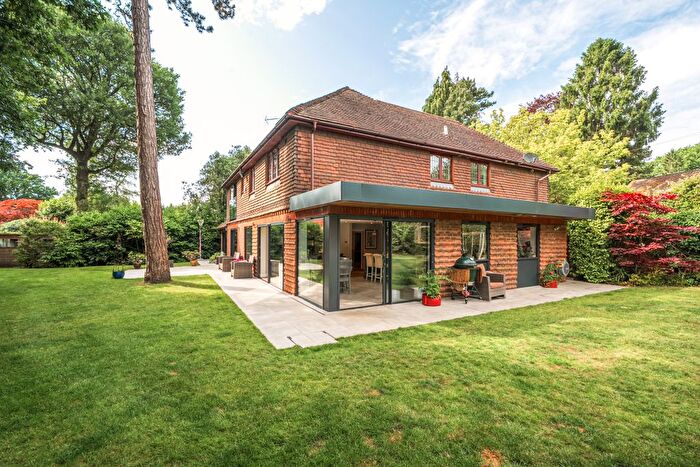 5 Bedroom Detached House For Sale In Woodland Way, Kingswood, KT20