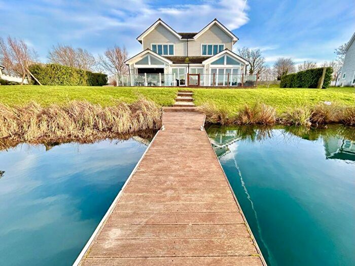 4 Bedroom Semi-Detached Villa For Sale In A Summer Lake Spine Road, South Cerney, GL7