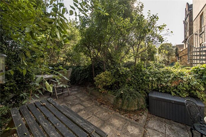 2 Bedroom Apartment To Rent In Dulwich Road, London, SE24