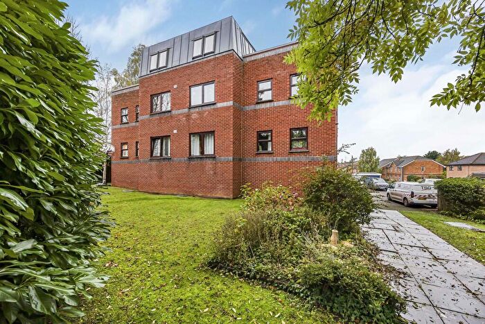 2 Bedroom Flat To Rent In Hales Road, Cheltenham, GL52