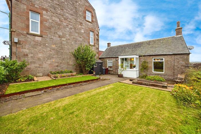 2 Bedroom Detached House For Sale In Main Street, Lanark, ML11
