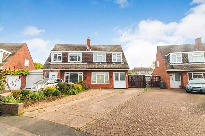 3 Bedroom Semi-Detached House To Rent In Quantock Close, Putnoe, MK41