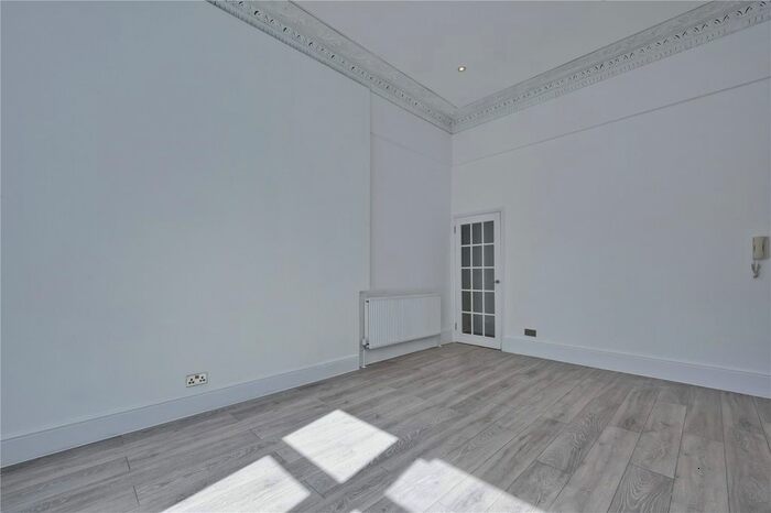 Studio To Rent In Greyroofs, Berrylands Road, Surbiton, Surrey, KT5