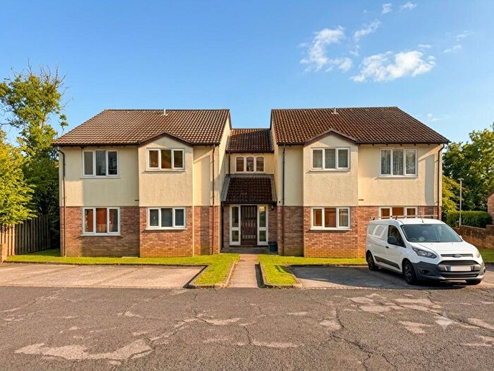 1 Bedroom Flat For Sale In Pinewood Drive, Woolwell, Plymouth, PL6