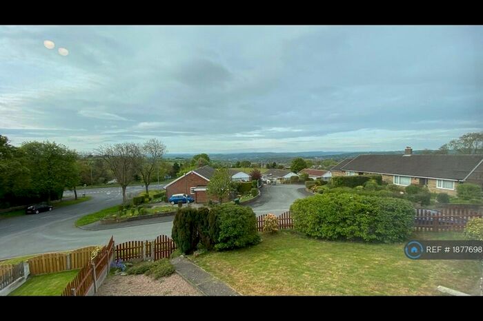 3 Bedroom Semi-Detached House To Rent In Griffe Road, Bradford, BD12