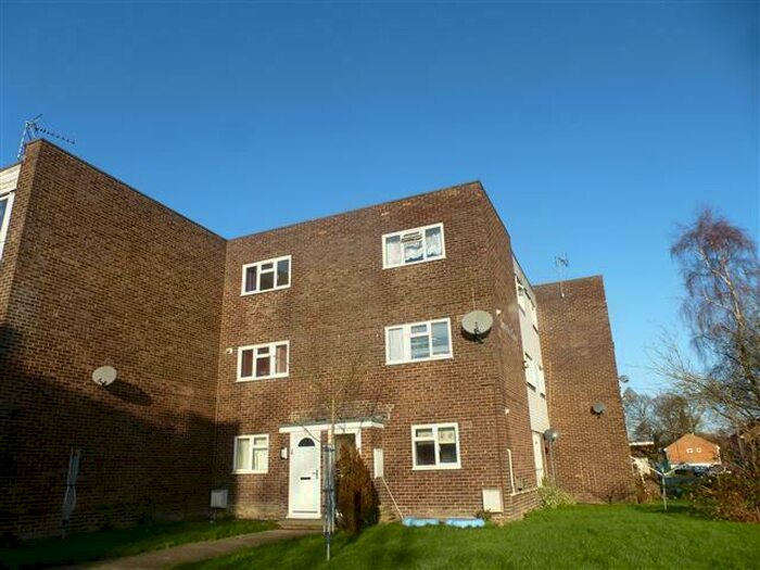 2 Bedroom Maisonette To Rent In Wakehams Green Drive, Crawley, RH10