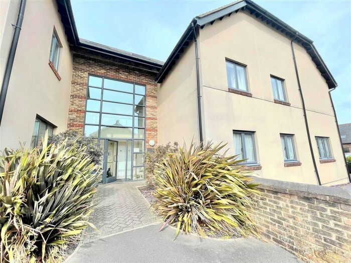 3 Bedroom Flat To Rent In Redfield Road, Patchway, Bristol, BS34