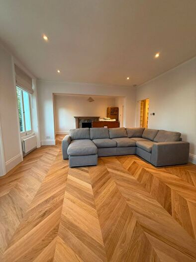 2 Bedroom Flat To Rent In Courtfield Gardens, London, SW5