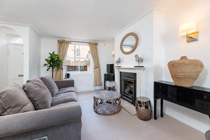 3 Bedroom Property To Rent In Tryon Street, London, SW3
