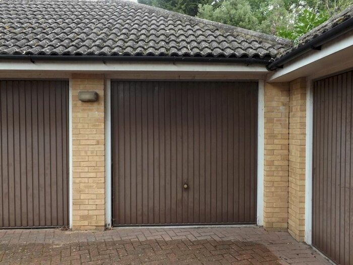 Parking/garage To Rent In Cranmer Road, Edgware, HA8