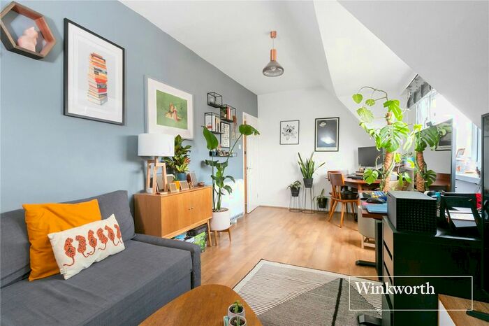 1 Bedroom Flat For Sale In Granville Place, High Road, North Finchley, London, N12