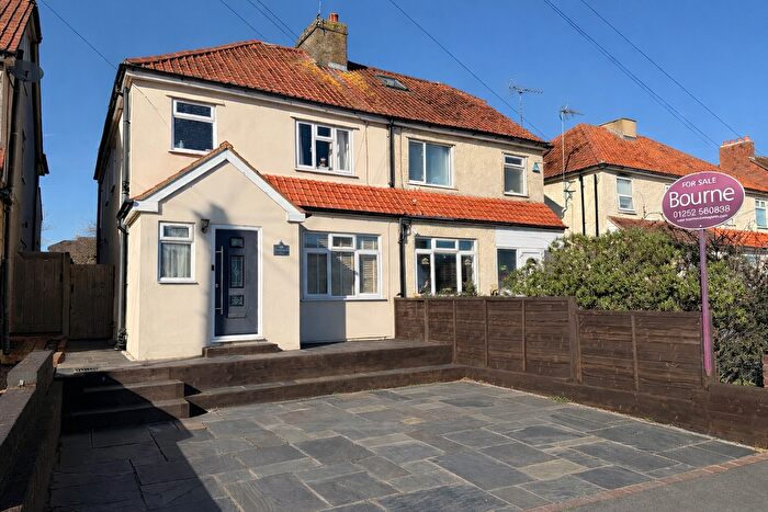 3 Bedroom Semi-Detached House For Sale In Lower Farnham Road, Aldershot, Hampshire, GU12