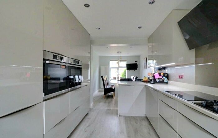 4 Bedroom End Of Terrace House To Rent In Waterlow Close, Priorslee, Telford, TF2