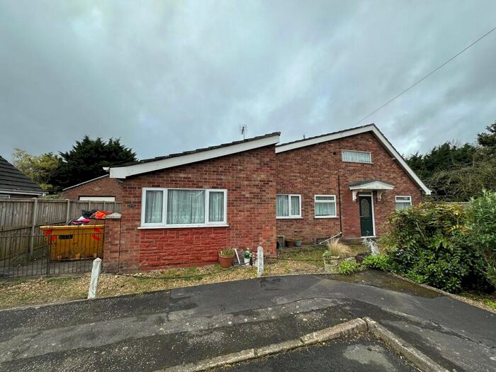 4 Bedroom Detached Bungalow For Sale In Elm Close, Loddon, Norwich, Norfolk, NR14
