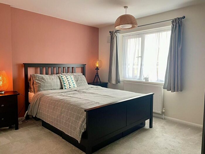 3 Bedroom Terraced House For Sale In The Rowlands, Biggleswade, SG18