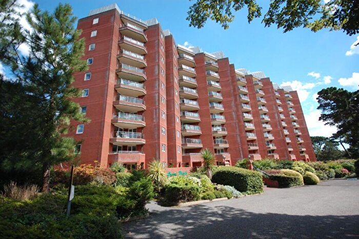 2 Bedroom Apartment For Sale In Manor Road, Bournemouth, Dorset, BH1