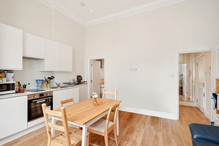 1 Bedroom Flat To Rent In Penywern Road, Earls Court, SW5