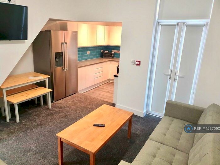 5 Bedroom Terraced House To Rent In Saxony Road, Kensington, L7