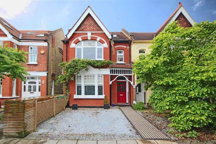 4 Bedroom Property To Rent In Teddington Park, Teddington, TW11