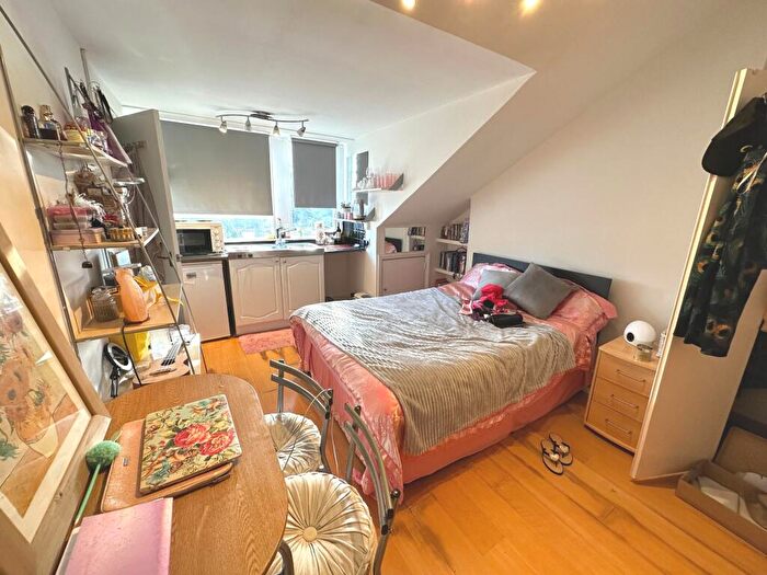 Studio To Rent In Hamilton Gardens, London, NW8