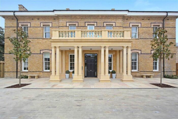 2 Bedroom Flat To Rent In Theodore Lodge, Chambers Park Hill, London, SW20