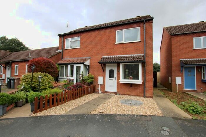 2 Bedroom Semi-Detached House To Rent In Woodside Court, Sleaford NG34