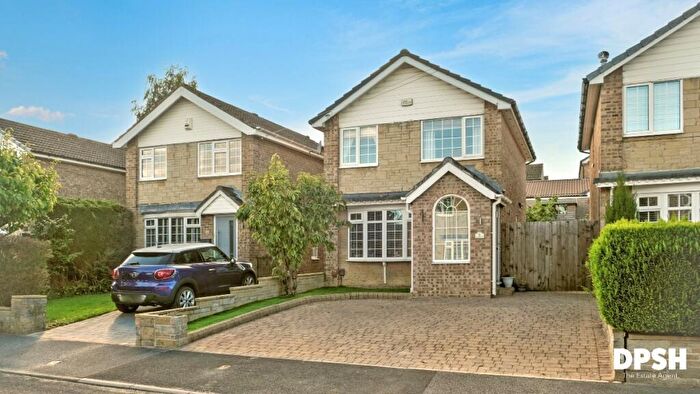 3 Bedroom Detached House For Sale In Lawns Green, Leeds, LS12