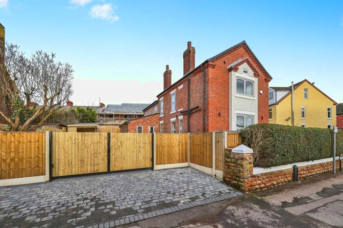 4 Bedroom Detached House To Rent In Church Walk, Eastwood, Nottingham, NG16