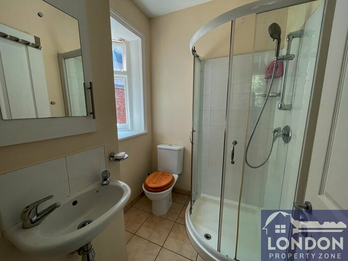 1 Bedroom Flat To Rent In Blenheim Road, Chiswick, London, W4