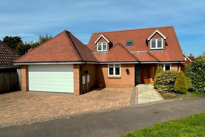 3 Bedroom Detached House To Rent In Merley, BH21
