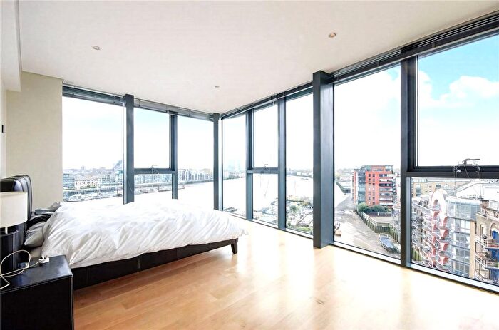 3 Bedroom Flat To Rent In Tea Trade Wharf, Shad Thames, London, SE1