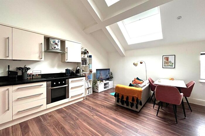 1 Bedroom Flat To Rent In Sheen Lane, East Sheen, SW14