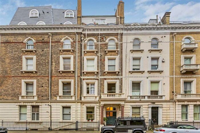 3 Bedroom Flat To Rent In Emperors Gate, London, SW7