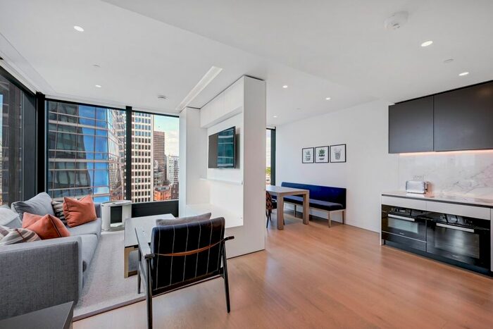 2 Bedroom Flat To Rent In Buckingham Gate, London, SW1E