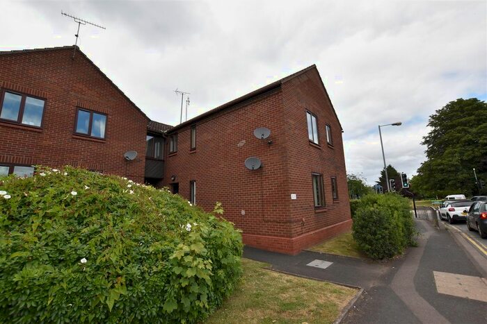 1 Bedroom Flat To Rent In Bromwich Road, Worcester, WR2