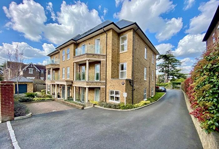 2 Bedroom Flat For Sale In Welland House, Albury Road, Guildford, GU1