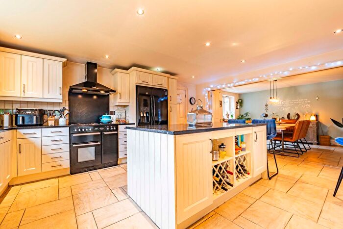 4 Bedroom Detached House For Sale In Little Barn Court, Claypole, Newark, Nottinghamshire, NG23