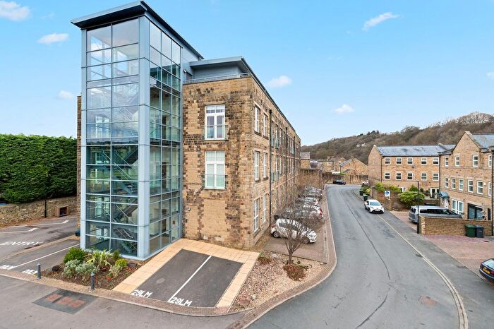 2 Bedroom Flat For Sale In Mill Fold, Addingham, Ilkley, West Yorkshire, LS29
