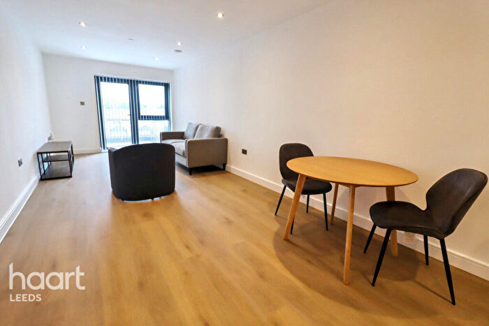 2 Bedroom Apartment For Sale In York Road, Leeds, LS9