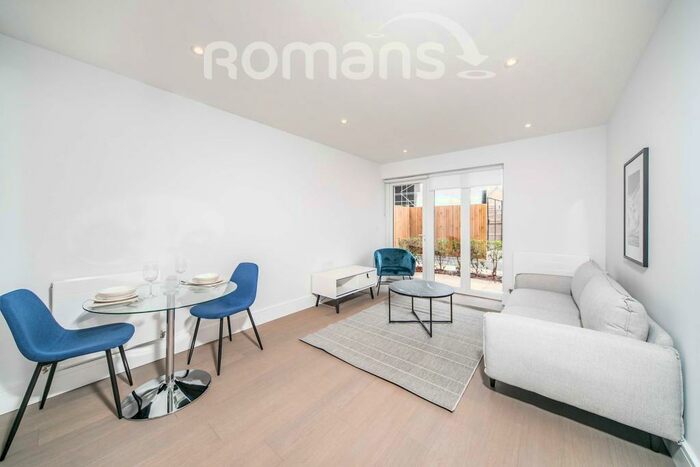 2 Bedroom Apartment To Rent In Green Park, Reading, RG2