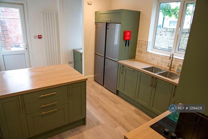 6 Bedroom Terraced House To Rent In Fishponds Road, Bristol, BS16