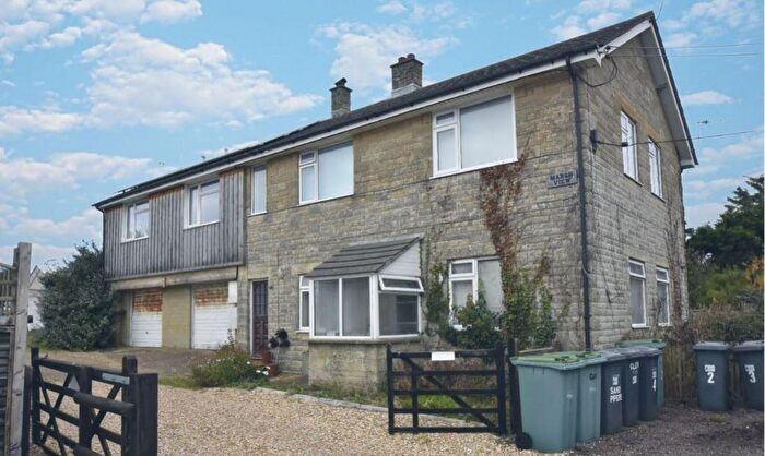 2 Bedroom Property To Rent In Coastguard Lane, Freshwater, PO40