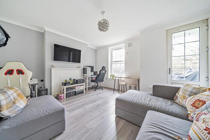 2 Bedroom Flat To Rent In Deptford Church Street, London, SE8