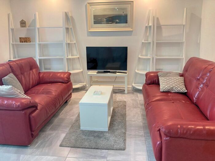 2 Bedroom Flat To Rent In Cwrt Afon Lliedi, Pentre Doc Y Gogledd, Llanelli, SA15