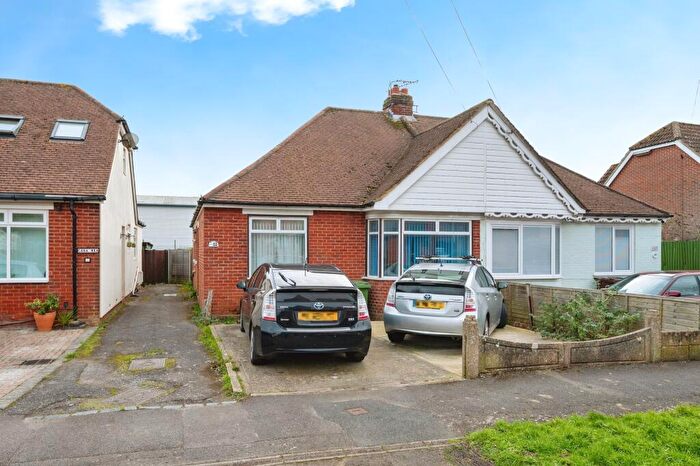 2 Bedroom Bungalow For Sale In Station Road, Drayton, Portsmouth, Hampshire, PO6
