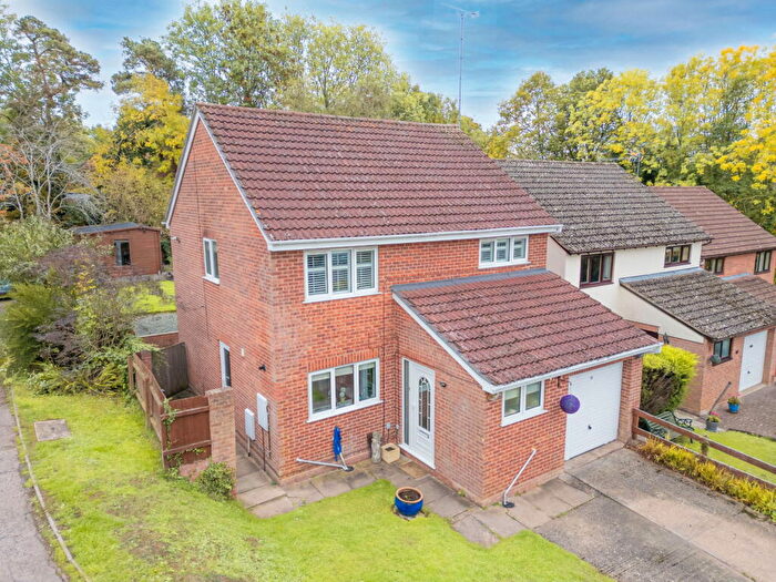 4 Bedroom Detached House For Sale In Erwood Close, Headless Cross, Redditch, B97