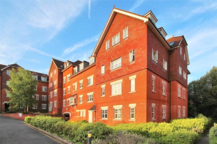 2 Bedroom Apartment To Rent In Woking, Surrey, GU22