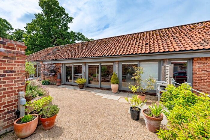 2 Bedroom Barn Conversion For Sale In Bessingham, Norwich, NR11