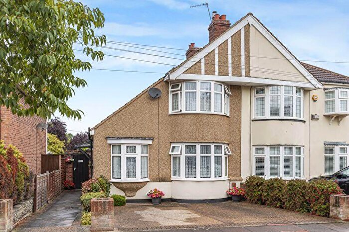 3 Bedroom Semi-Detached House For Sale In Westbrooke Road, Sidcup, DA15